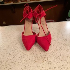 Shoe dazzle size 7 heels